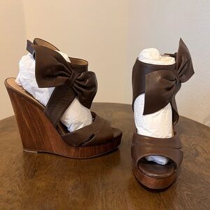 Valentino Garavani Dark Brown Leather Wedge Bow Sandals 7